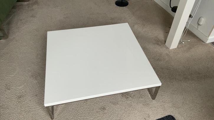 Artifort Mare bijzettafeltje, Huis en Inrichting, Tafels | Salontafels, Minder dan 50 cm, 50 tot 100 cm, Vierkant, Ophalen