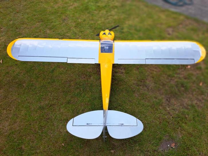 Carbon Cub - 15cc Hangar 9, Hobby en Vrije tijd, Modelbouw | Radiografisch | Vliegtuigen, Zo goed als nieuw, Nitro, Ophalen