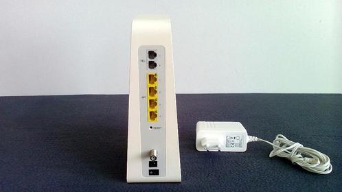 Ziggo Connect Box + Humax digitale TV ontvanger, Computers en Software, Routers en Modems, Zo goed als nieuw, Router met modem