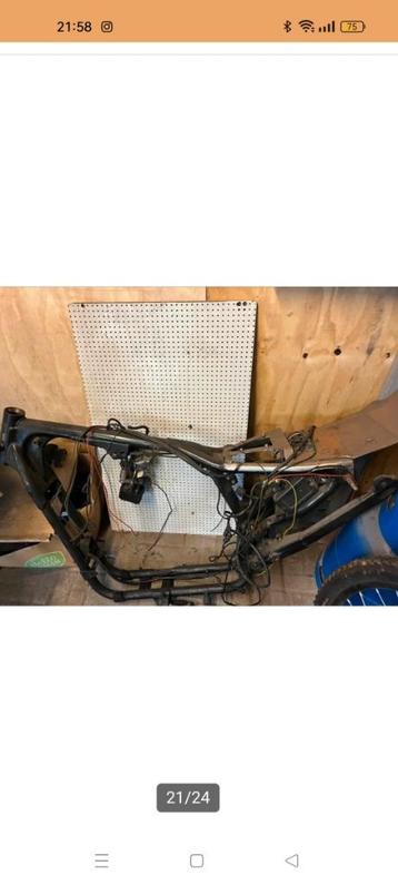 Origineel sportster frame met nederlands kenteken beschikbaar voor biedingen