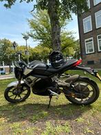 Supersoco TSX electrische bromfiets + 2 helmen, Fietsen en Brommers, Ophalen, Zo goed als nieuw, SUPER SOCO, 3 versnellingen