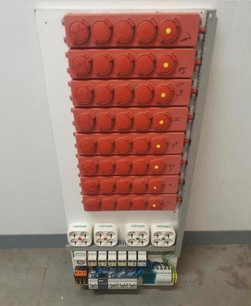 Schakelbord 40x600w 8x continue 250€  beschikbaar voor biedingen