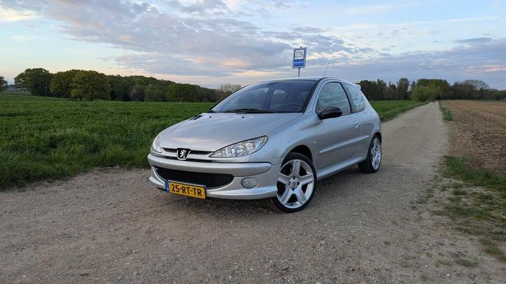 Peugeot 206 2.0 16V 130KW RC 3D 2005 Grijs, Auto's, Peugeot, Particulier, Airconditioning, Alarm, Climate control, Sportstoelen