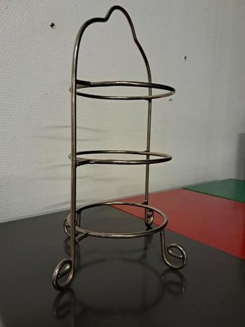 Vintage etagère. beschikbaar voor biedingen