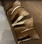 animal fur (real) cushion x2 / dierenbont (echt) kussen x2, Huis en Inrichting, Ophalen, Vierkant