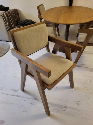 4 eetkamerstoelen, hout, beige stof DUPE: Pierre Jeanneret  beschikbaar voor biedingen