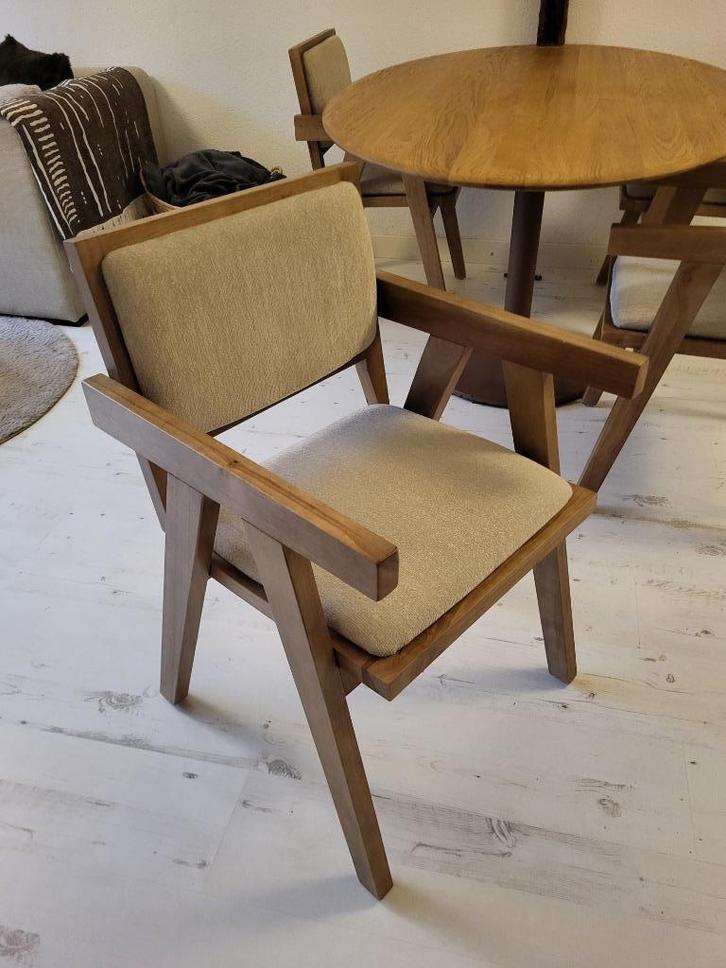 4 eetkamerstoelen, hout, beige stof DUPE: Pierre Jeanneret, Huis en Inrichting, Stoelen, Gebruikt, Vier, Hout, Stof, Bruin, Ophalen