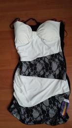 Nieuw - sexy zwart wit jurkje met strass en stretch - S/M, Wit, Nieuw, Ophalen of Verzenden, Maat 36 (S)