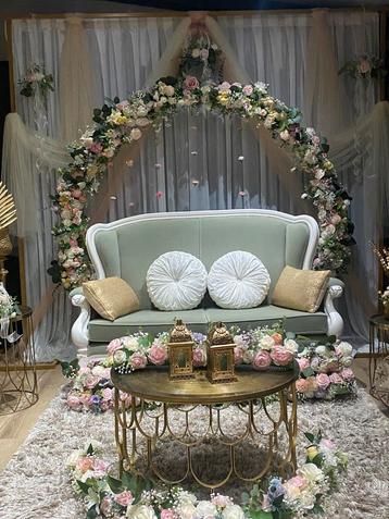 Backdrop setting bruidsbank te huur!! beschikbaar voor biedingen