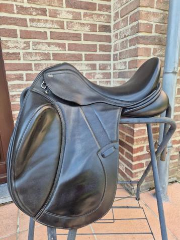 PDS Carl Hester 18' + Childeric DSC 17.5 dressuurzadel beschikbaar voor biedingen