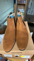 2) bruine suède Chelsea boots maat 41/42/44/45, Kleding | Heren, Schoenen, Nieuw, RedTape, Ophalen of Verzenden, Bruin