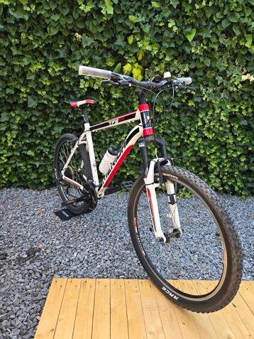 Mountainbike beschikbaar voor biedingen
