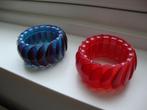 Retro blauwe en rode elastische armband.(6,5cm), Sieraden, Tassen en Uiterlijk, Armbanden, Ophalen, Nieuw, Rood, Kunststof of Plastic