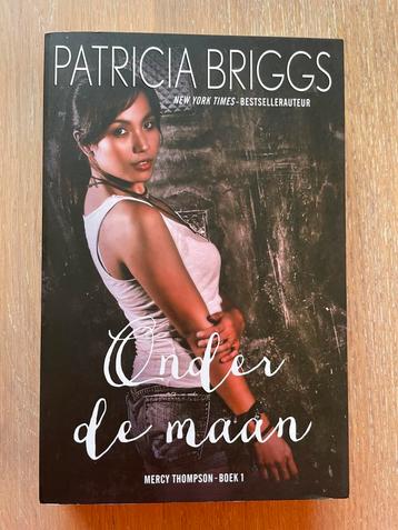 Patricia Briggs - Onder de maan beschikbaar voor biedingen