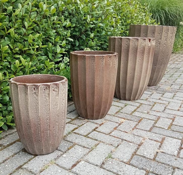 Geglazuurde potten rib in vier kleuren en in vier maten., Tuin en Terras, Bloembakken en Plantenbakken, Nieuw, Overige materialen
