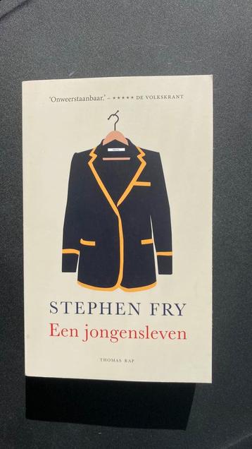 Stephen Fry - Een jongensleven beschikbaar voor biedingen