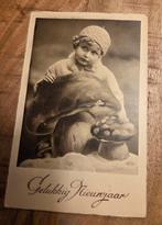 Meisje bij paddestoelen in de sneeuw, Verzamelen, Ansichtkaarten | Themakaarten, Verzenden, Gelopen, Feest(dag)