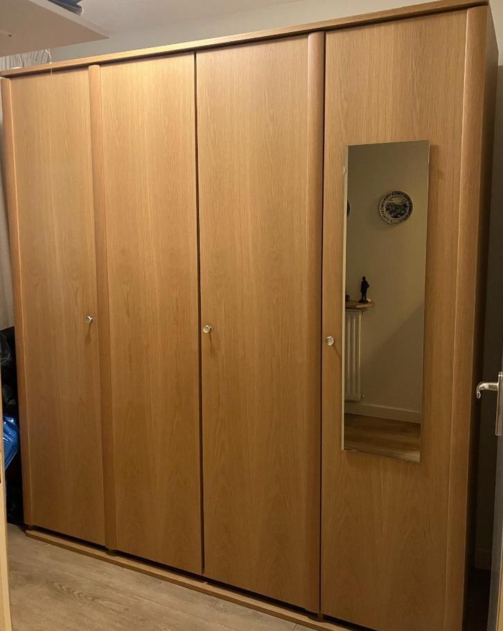 Kledingkast, Huis en Inrichting, Kasten | Kledingkasten, Zo goed als nieuw, 200 cm of meer, 200 cm of meer, 50 tot 75 cm, Met deur(en)