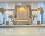 Bruiloft/Verloving Stage met Bank & Backdrop, Ophalen, Zo goed als nieuw