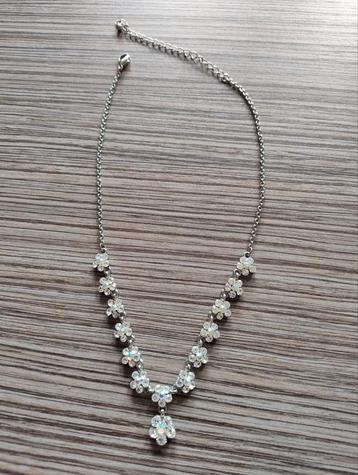 Mooie ketting met bergkristallen  beschikbaar voor biedingen