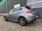 Alfa Romeo Giulietta 1.4 T Limited Edition Sport|Leder|Xenon, Auto's, Alfa Romeo, 4 cilinders, Parkeersensor, Bedrijf, 19 km/l