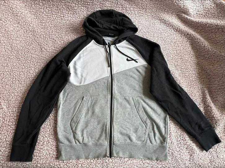 Nike vest met rits, maat L zwart wit grijs, Kleding | Heren, Truien en Vesten, Gedragen, Maat 52/54 (L), Zwart, Ophalen of Verzenden