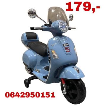Blauwe Elektrische Vespa Voor Kinderen | 12 V & Stoer ! beschikbaar voor biedingen