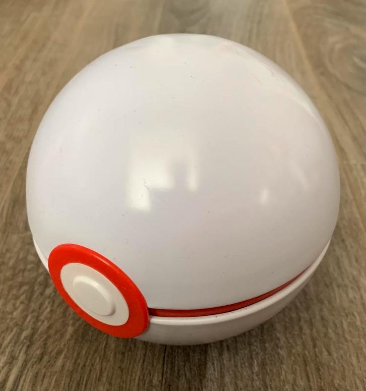 Pokémon Bal, Hobby en Vrije tijd, Verzamelkaartspellen | Pokémon, Ophalen of Verzenden