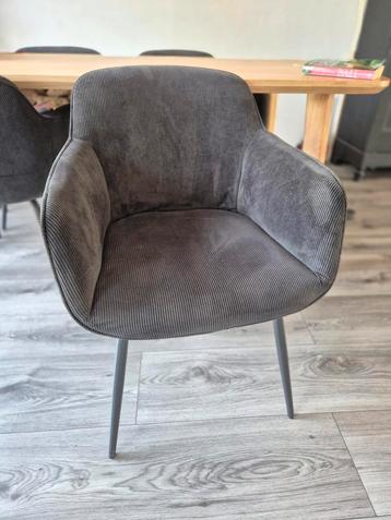 GEZOCHT! 2 stoelen