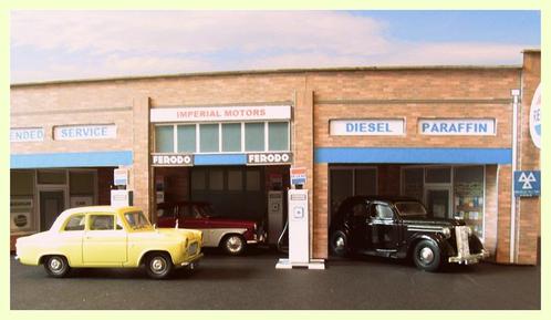 Gezocht/gevraagd: dealer of garage diorama 1/43, Hobby en Vrije tijd, Modelauto's | 1:43, Zo goed als nieuw, Ophalen of Verzenden