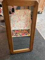 Langwerpige spiegel houten lijst, 100 tot 150 cm, Rechthoekig, Zo goed als nieuw, 50 tot 75 cm