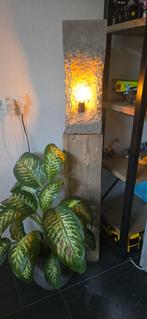 Zware betonnen lamp met ketting, Ophalen, Zo goed als nieuw