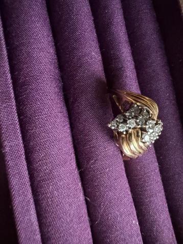 Geel gouden ring met 19 briljante beschikbaar voor biedingen