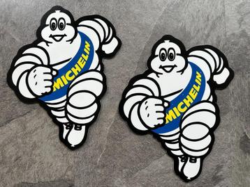 Mooie Michelin bordjes. Bord van kunststof. 31,5 x 26 cm.  beschikbaar voor biedingen
