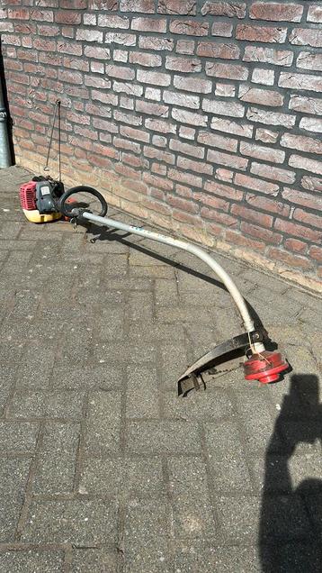 Bosmaaier. Benzine. beschikbaar voor biedingen
