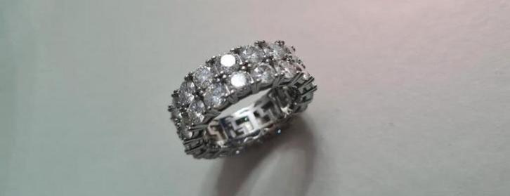 Dubbel rijen moissaniten ring, Sieraden, Tassen en Uiterlijk, Ringen, Zo goed als nieuw, Dame, Kleiner dan 17, Goud, Goud, Ophalen