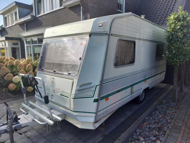 Caravan compleet met goede voortent en luifel. 1250 euro., Caravans en Kamperen, Tenten, Ophalen of Verzenden