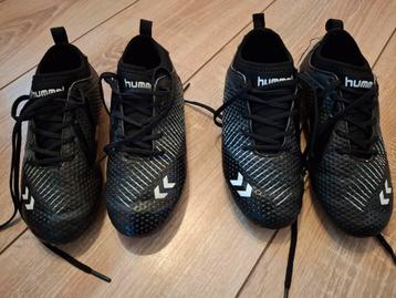 Voetbalschoenen maat 30 en 31 Hummel beschikbaar voor biedingen