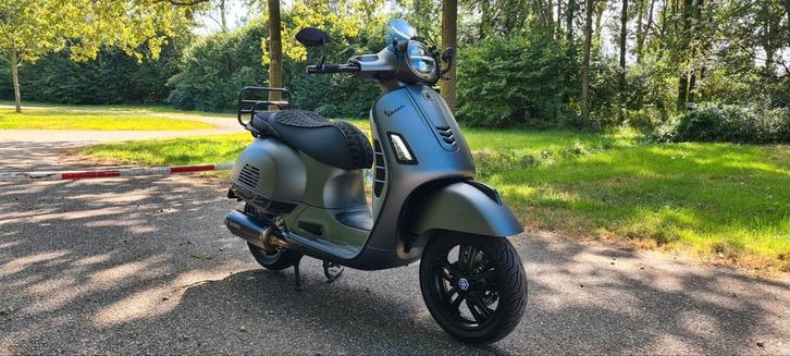 Vespa Gts300i.e Super, Fietsen en Brommers, Brommers | Vespa, Zo goed als nieuw, Ophalen