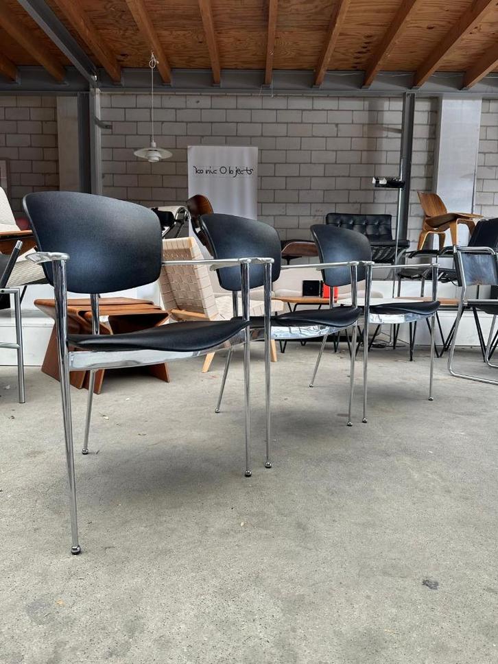 Andreu World 'Andrea' chair by Josep Llusca, Huis en Inrichting, Stoelen, Gebruikt, Eén, Kunststof, Zwart, Ophalen