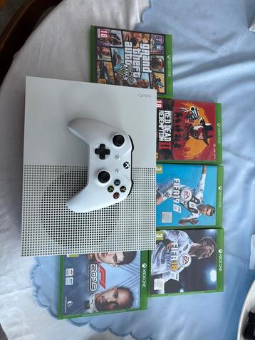 Xbox One S - 500GB + Games beschikbaar voor biedingen