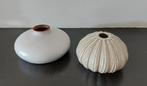 Keramiek 2 platte vaasjes PTMD zeeegel wit, Huis en Inrichting, Wit, Aardewerk of Porselein, Ophalen of Verzenden, Zo goed als nieuw