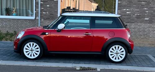 Mooie rood witte Mini 1.6 ONE 2012 122PK met Gladen Hifi, Auto's, Mini, Particulier, Benzine, C, Hatchback, Handgeschakeld, Geïmporteerd