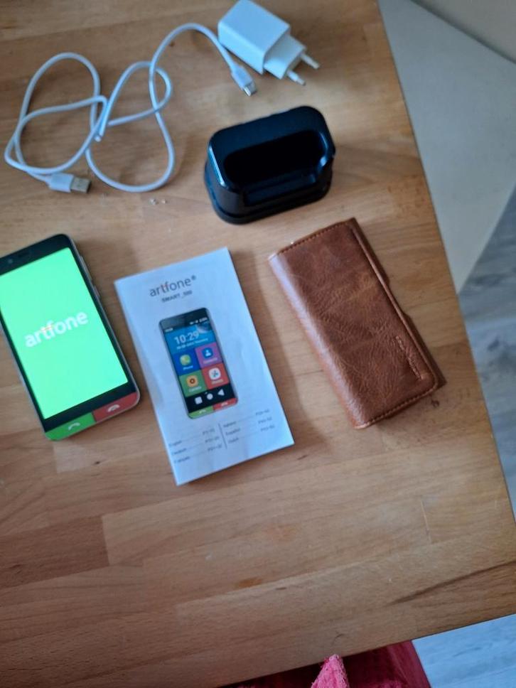 Artfone 500 Senioren Smartphone  met hoes Zo goed als nieuw!, Telecommunicatie, Mobiele telefoons | Overige merken, Zo goed als nieuw