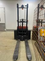 BT SAE200 electrische stapelaars (stacker), Ophalen