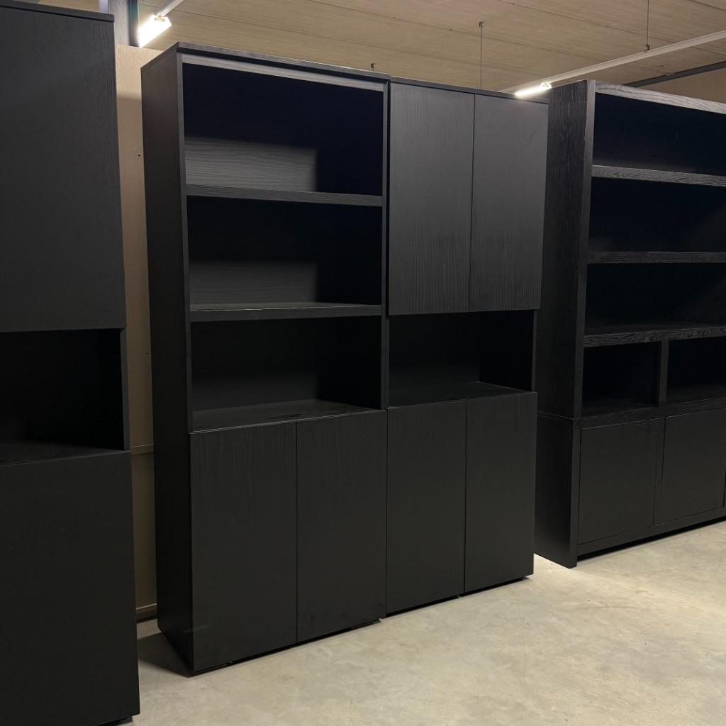 Japandi stijl vakken kast zwart of taupe eiken fineer, Huis en Inrichting, Kasten | Boekenkasten, Ophalen, Japandi, Met deur(en)