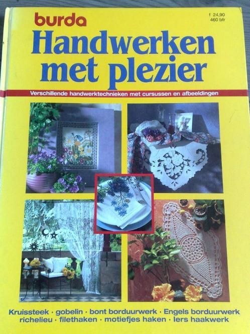 Boek  = Burda handwerken met plezier, Hobby en Vrije tijd, Borduren en Borduurmachines, Zo goed als nieuw, Patroon, Verzenden