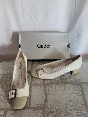 NIEUW damesschoenen merk GABOR. Mt 39 van 99 voor 55 ! beschikbaar voor biedingen