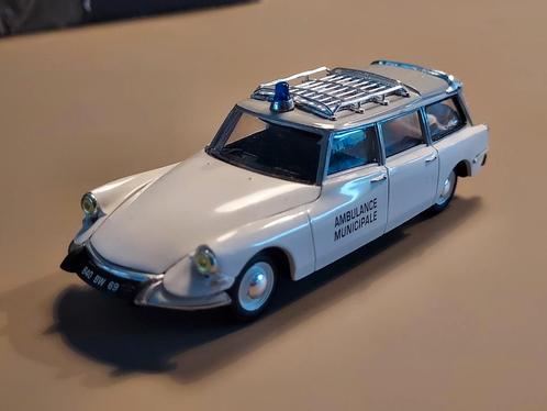 Citroën ID 19 break ambulance  Norev 1:43  nieuwstaat, Hobby en Vrije tijd, Modelauto's | 1:43, Nieuw, Auto, Norev, Ophalen of Verzenden