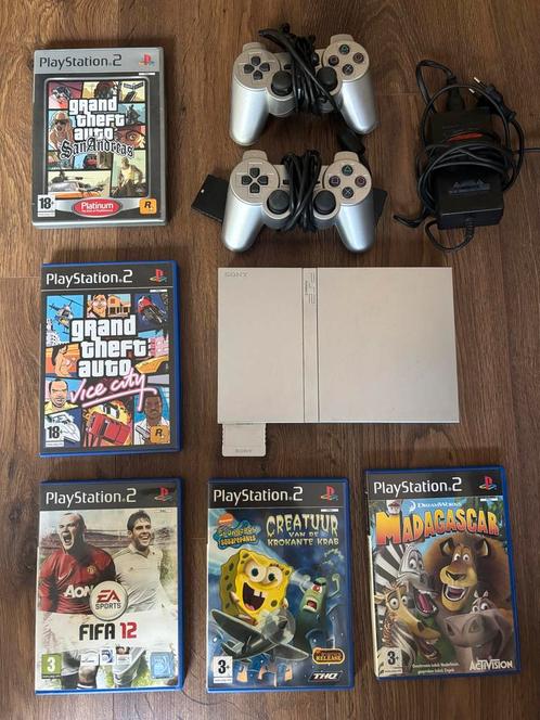 PS2 Slim Zilver + 2 Controllers + Games, Spelcomputers en Games, Spelcomputers | Sony PlayStation 2, Gebruikt, Slim, Zilver, Met 2 controllers